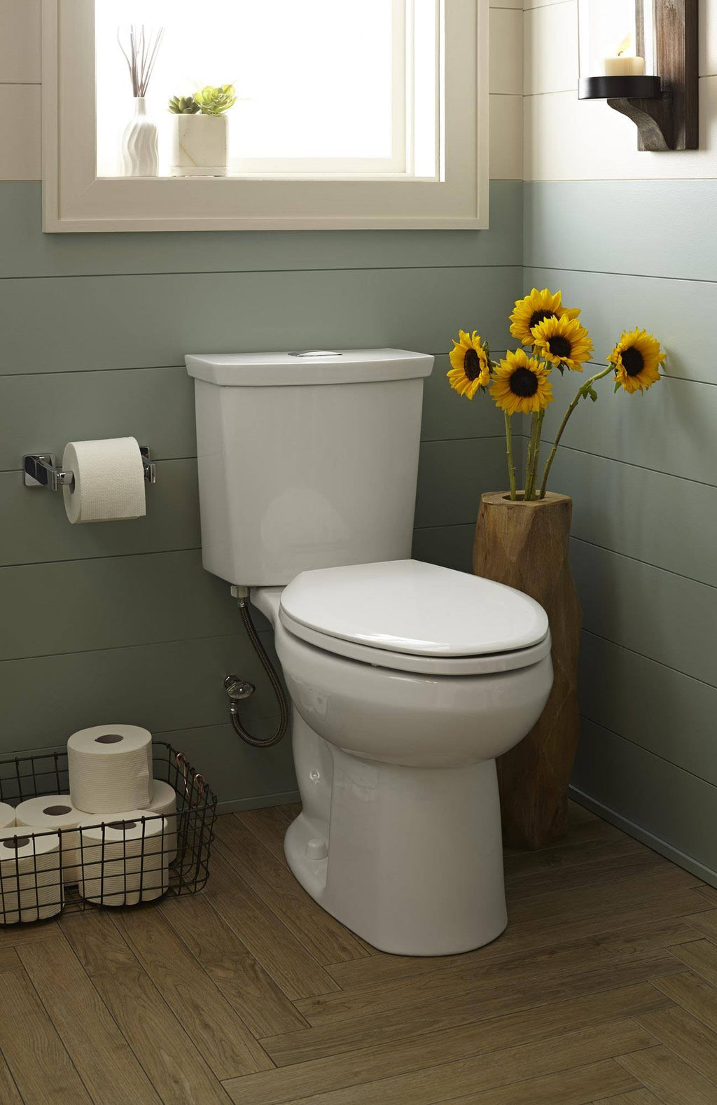 White Dual Flush Elongated Two-Piece Toilet Q893007