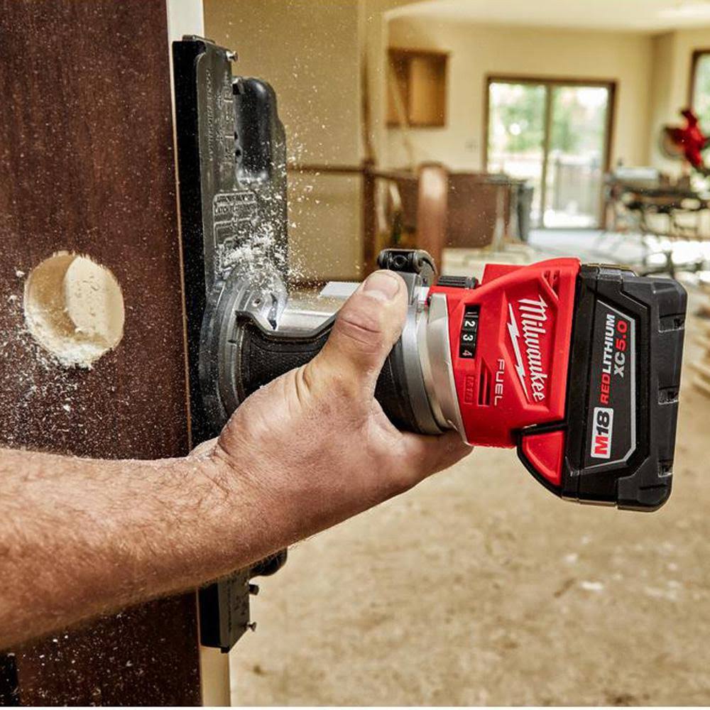 M18 Fuel 18-Volt Lithium-Ion Brushless Cordless Compact Router with Offset Base and Plunge Base L5511