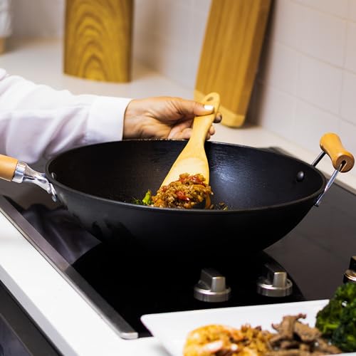 14-Inch Cast Iron Wok with Maple Handle S237590