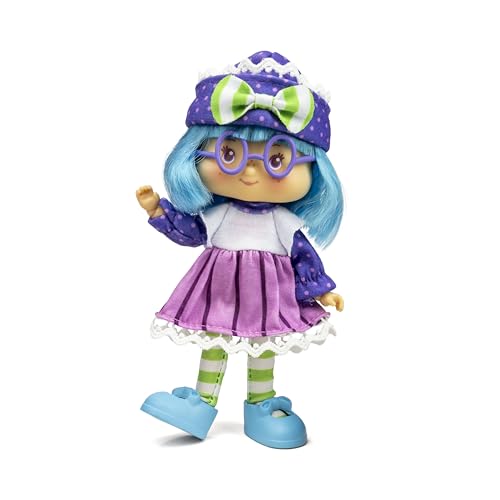 Strawberry Shortcake 5.5-inch Poseable Sweet Scented Fashion Doll with 4 Surprise Reveal Accessories V329376