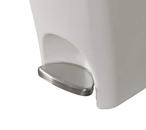 White 11.3 Gallon Plastic Step On Trash Can H327