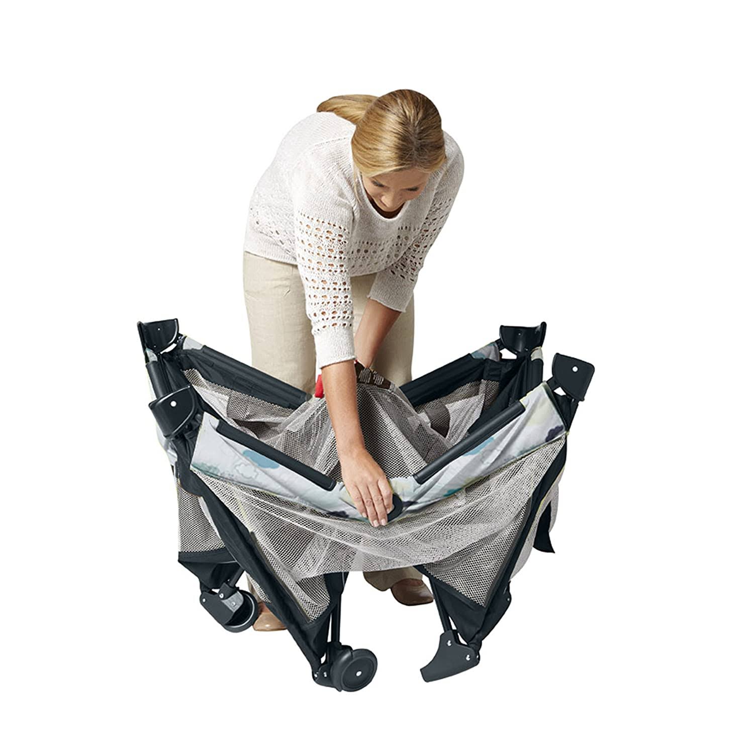 Full-Size Infant Bassinet Playard with Push Button Compact Fold U6704