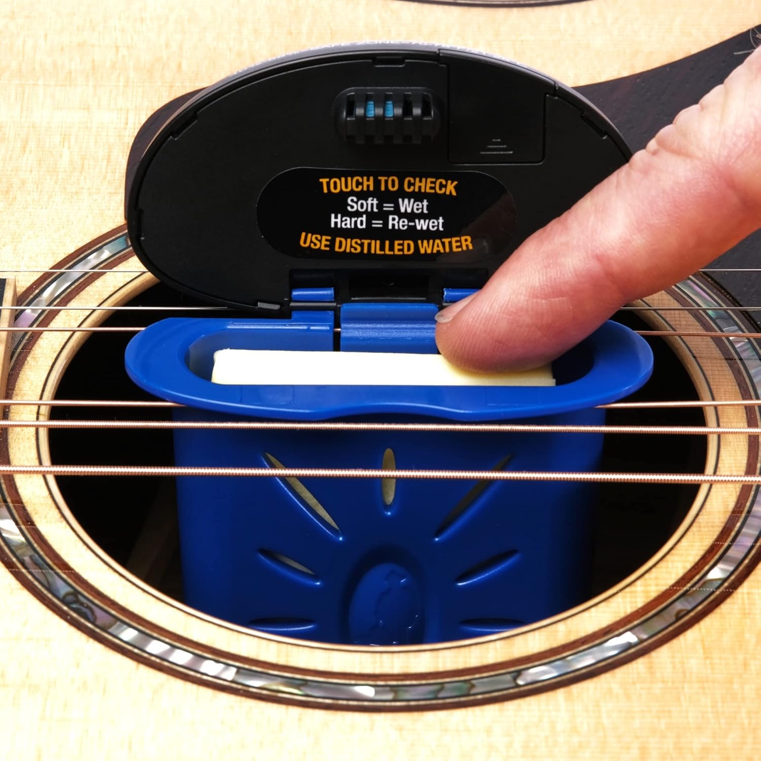 Acoustic Guitar Humidifier & Hygrometer I980753