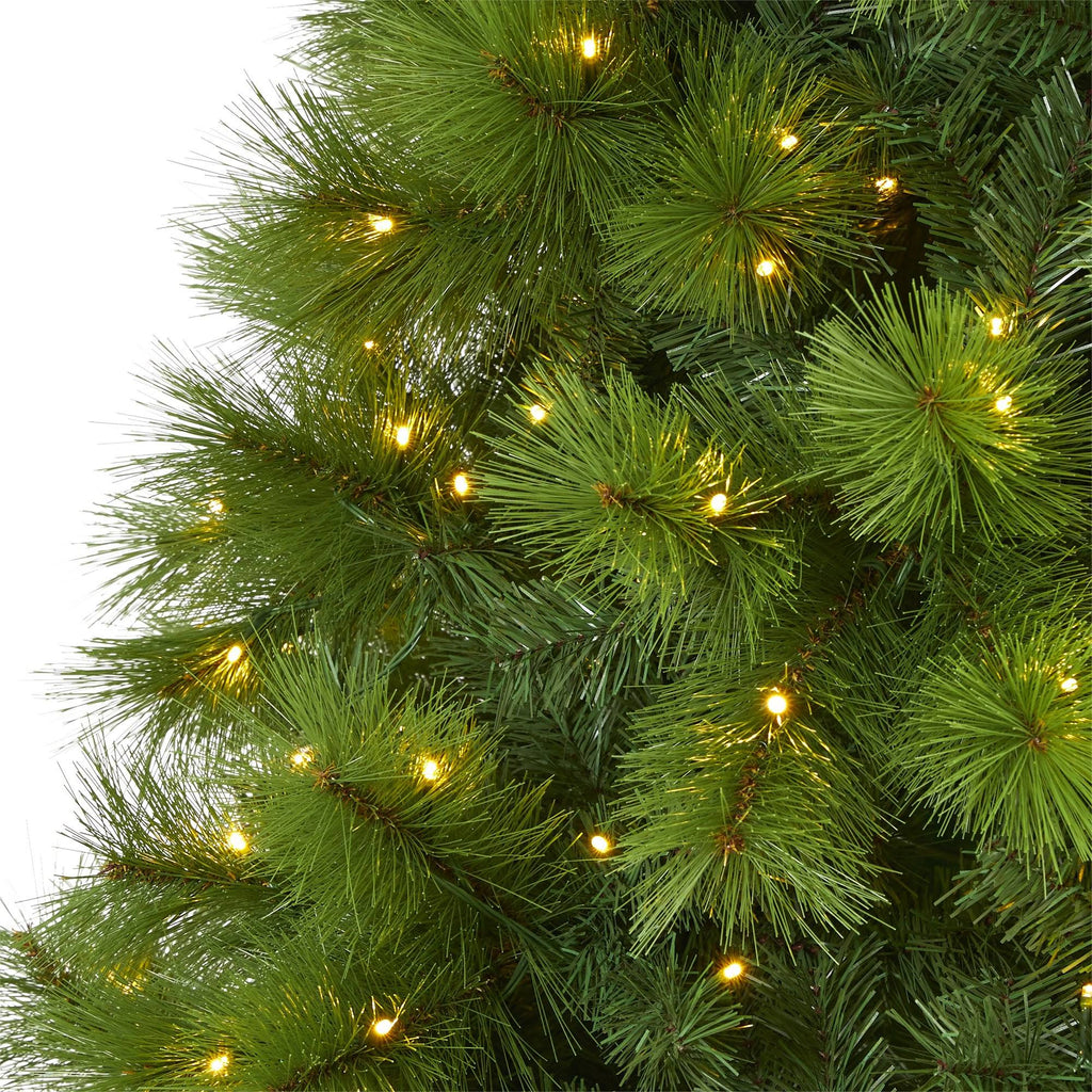 Green Artificial Christmas Tree with 600 Clear LED Lights D4816