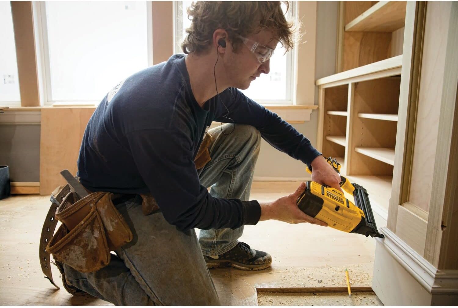 20V MAX* Cordless Brad Nailer Kit, 18GA D1204
