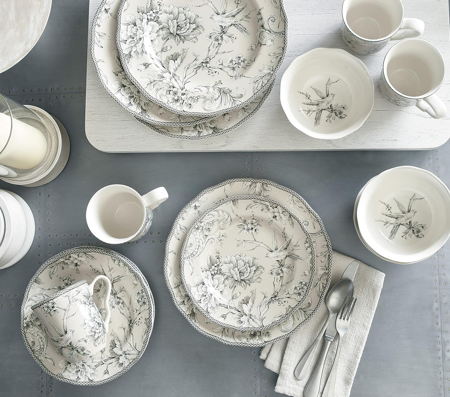 16-Piece Porcelain Dinnerware Set Antique White G86507