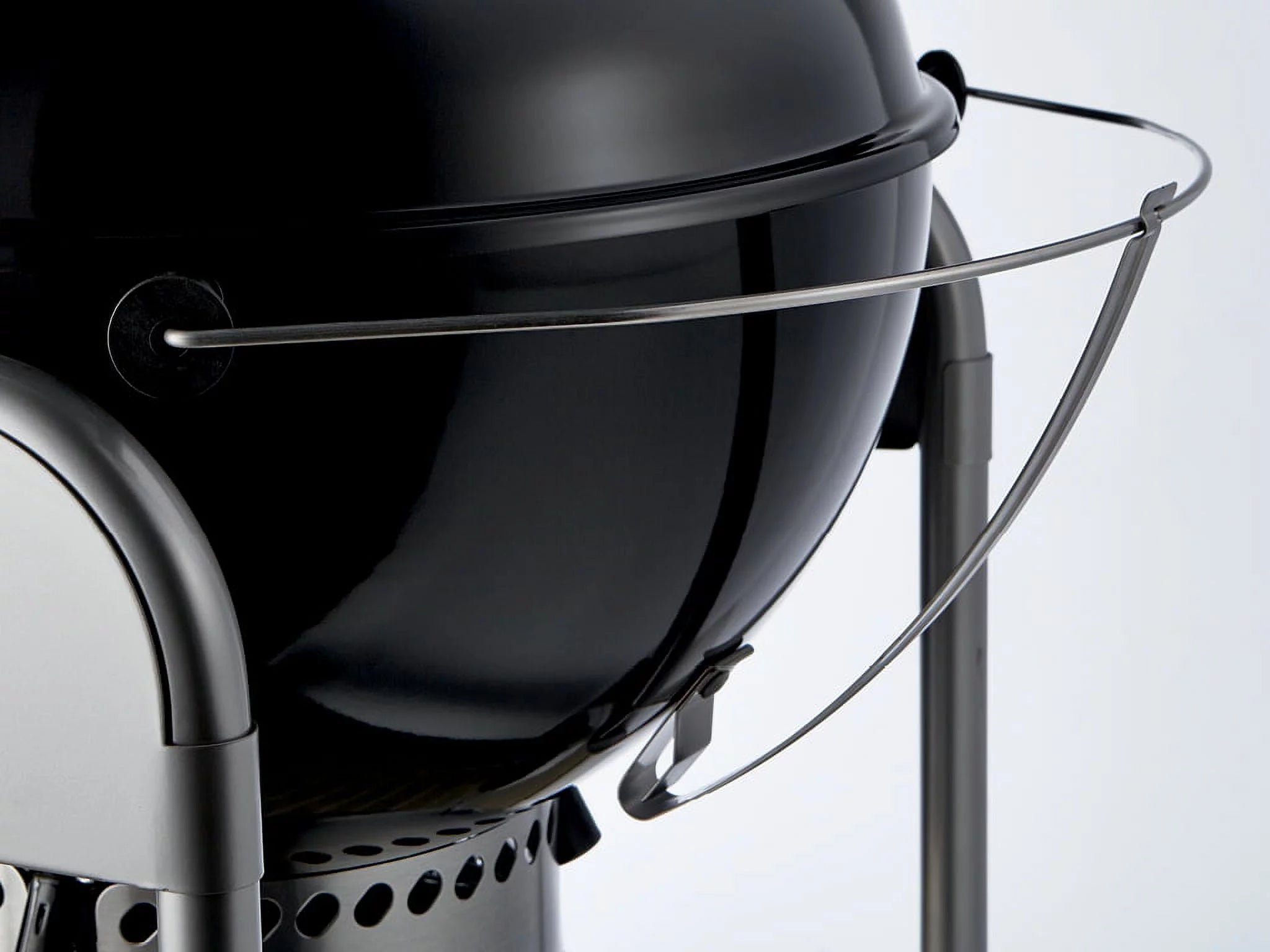 22" Black Charcoal Grill W17216