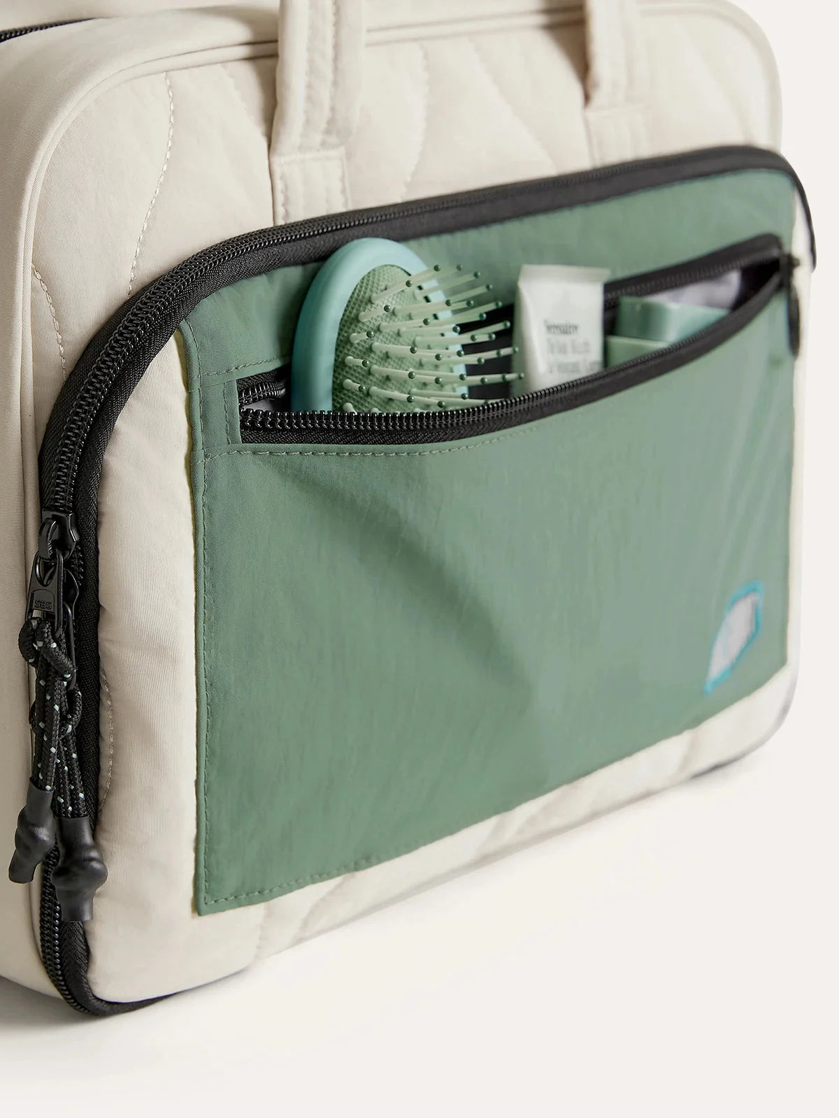 Paz Hanging Toiletry Bag