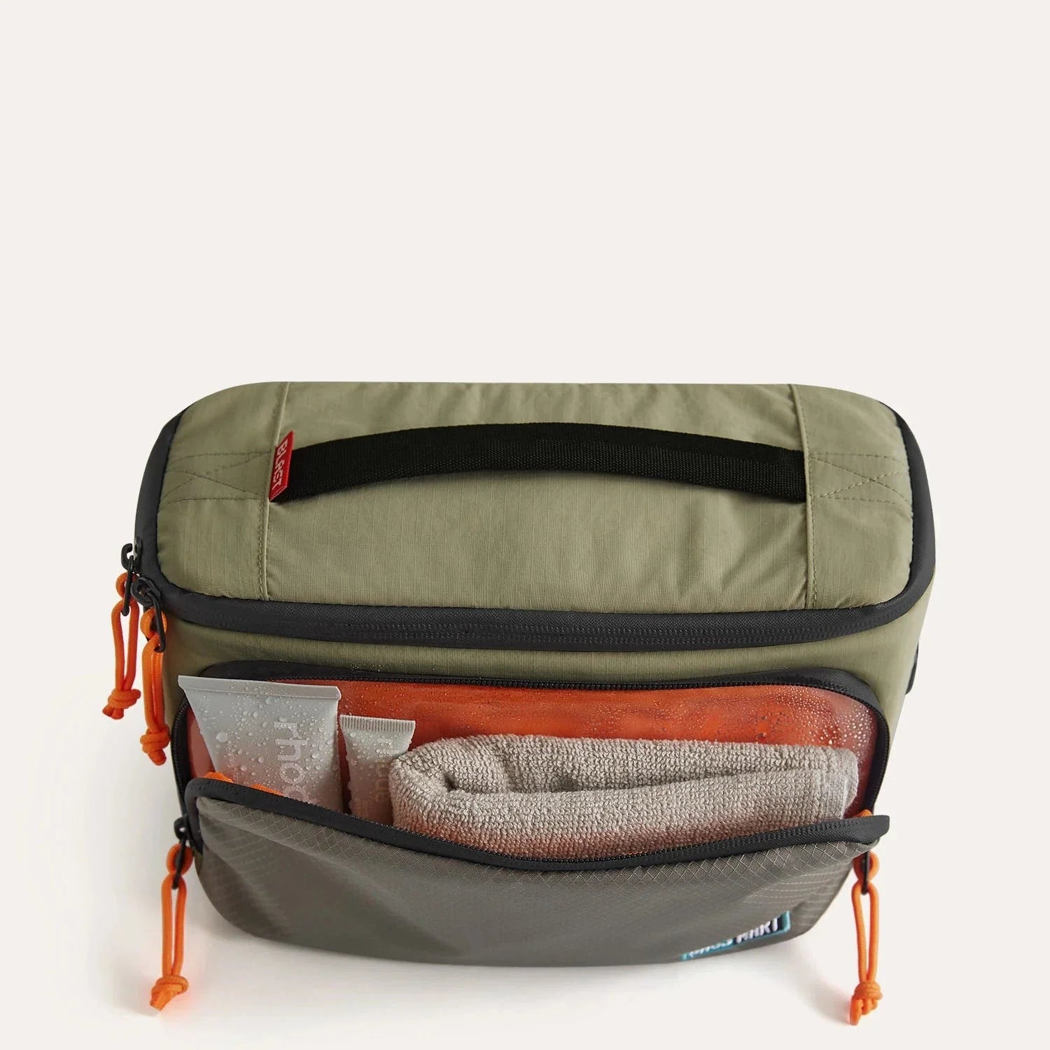 (FREE GIFT) Blast Toiletry Bag