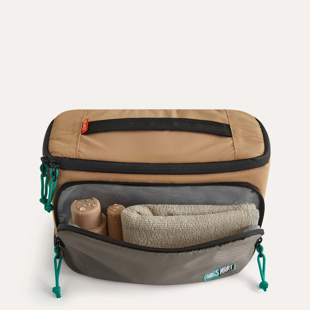 (FREE GIFT) Blast Toiletry Bag