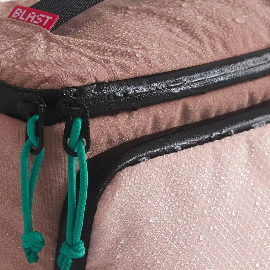 (FREE GIFT) Blast Toiletry Bag
