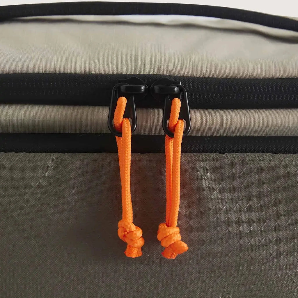 (FREE GIFT) Blast Toiletry Bag