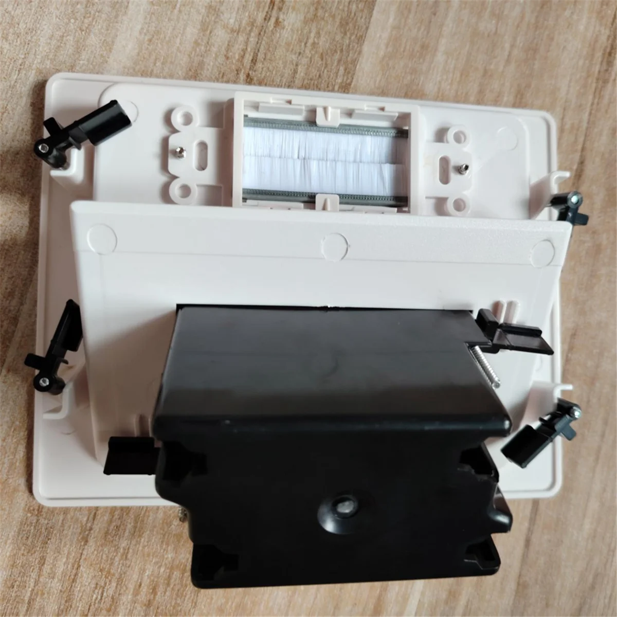 Recessed Outlet Box Cable Management Kit 15A 125V W24529