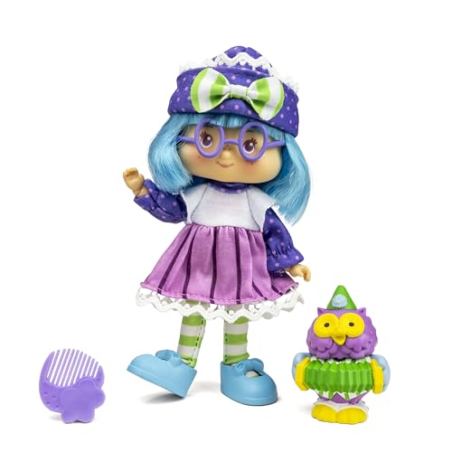 Strawberry Shortcake 5.5-inch Poseable Sweet Scented Fashion Doll with 4 Surprise Reveal Accessories V329376