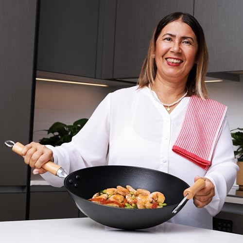 14-Inch Cast Iron Wok with Maple Handle S237590