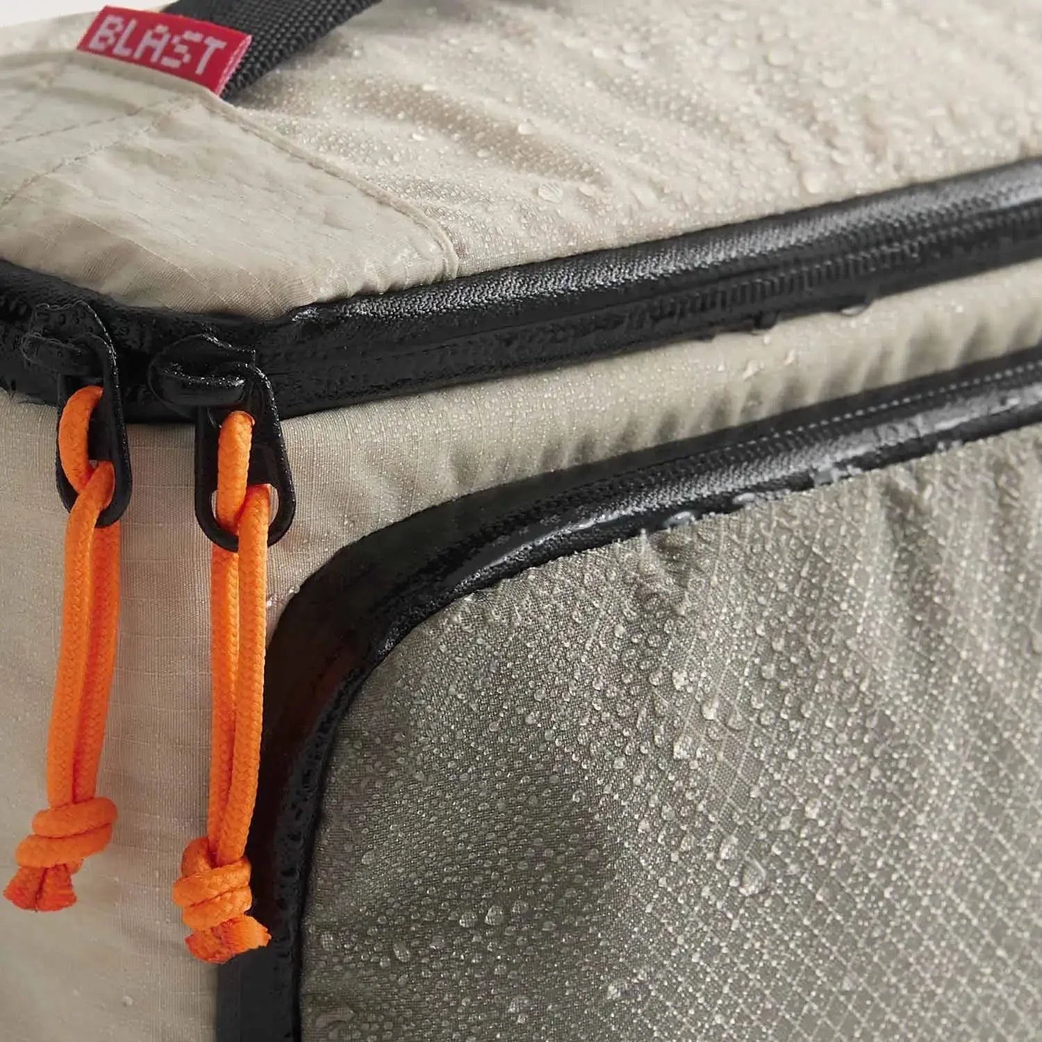 (FREE GIFT) Blast Toiletry Bag