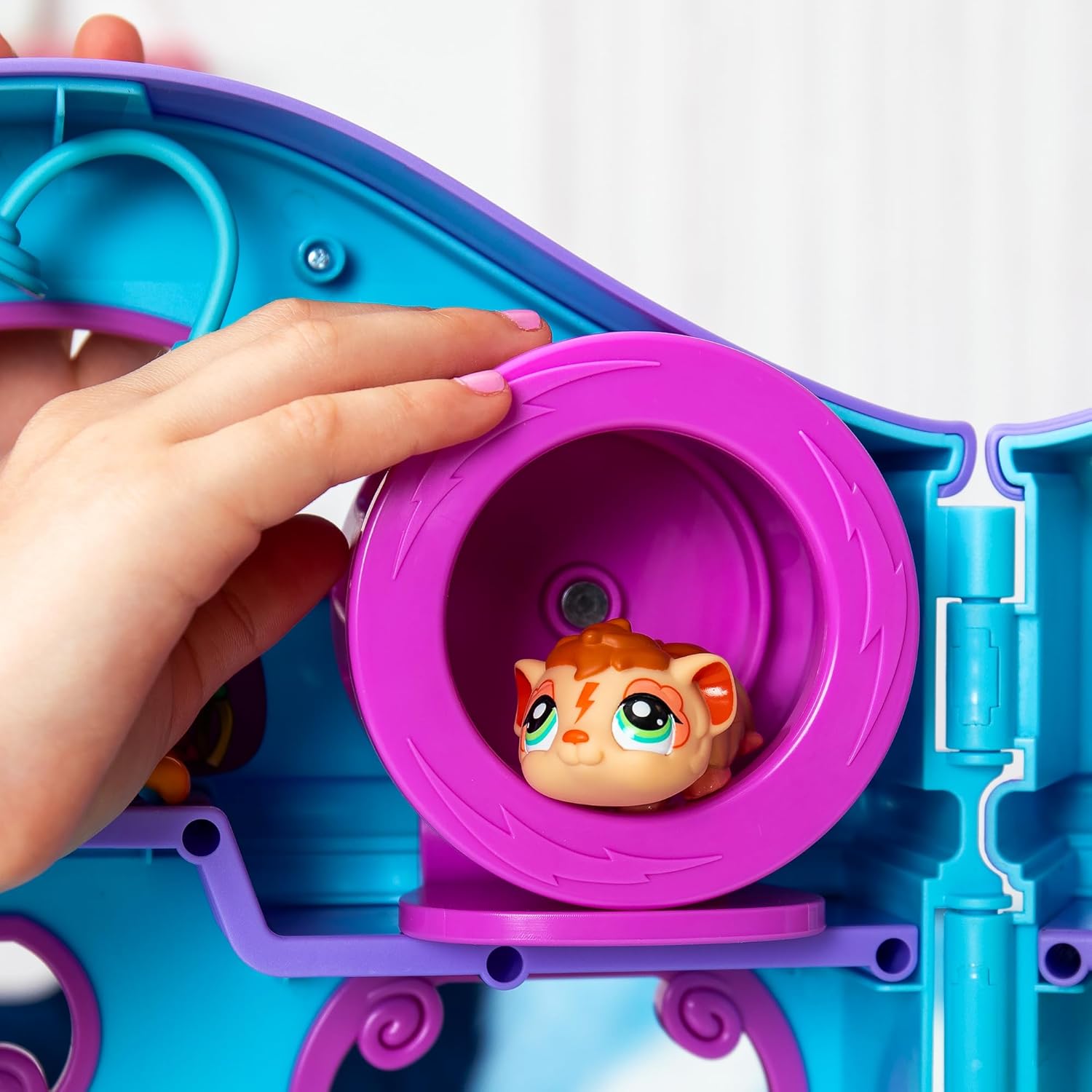 LPS Gen 7 Mystery Figures Playset W1604