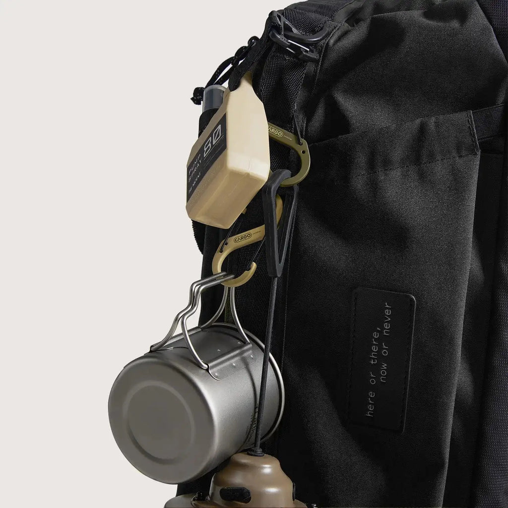 (FREE GIFT) Paz 43L Duffle Backpack
