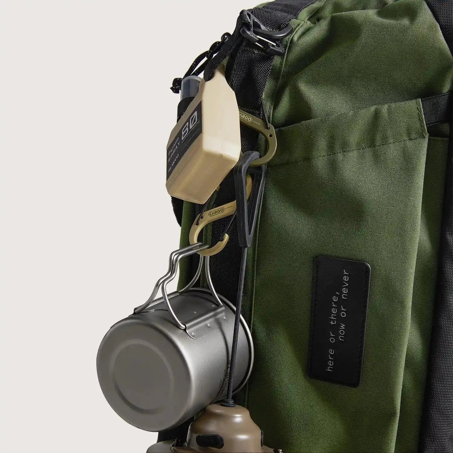 (FREE GIFT) Paz 43L Duffle Backpack