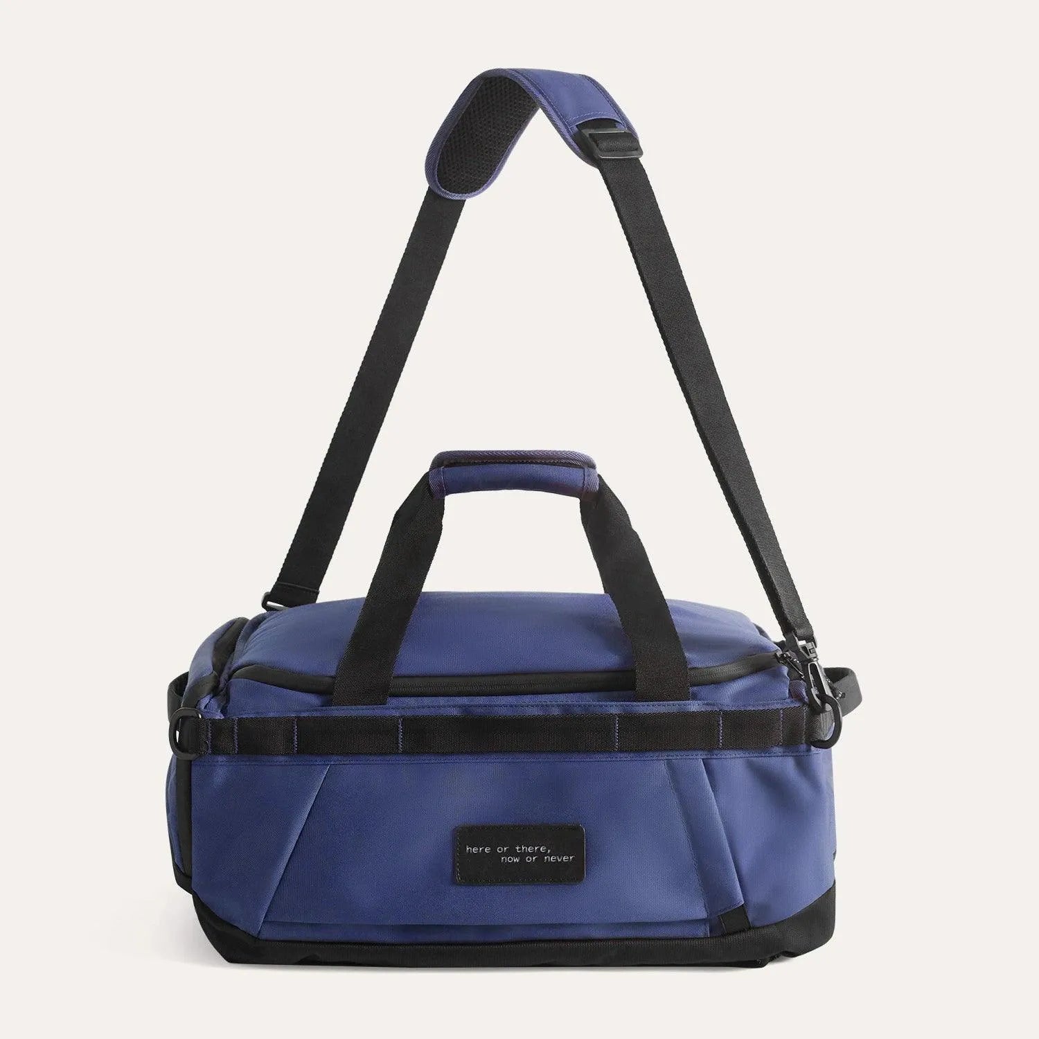 (FREE GIFT) Paz 43L Duffle Backpack